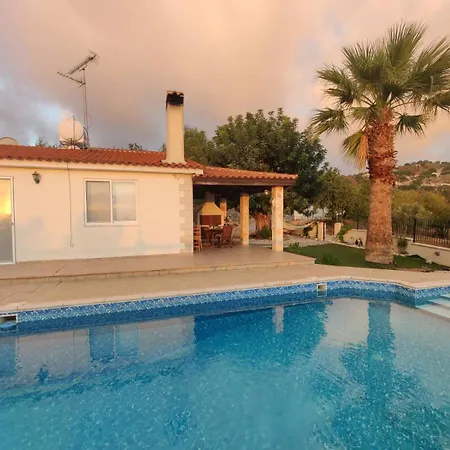 ヴィラ Peaceful Kallepia With Private Pool & Mountain Views *