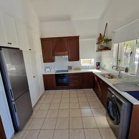 In Kallepia-luxurious Vila *