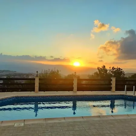 Peaceful Kallepia With Private Pool & Mountain Views *