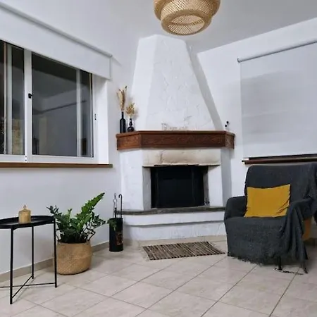 Peaceful Kallepia With Private Pool & Mountain Views ヴィラ パ フォス