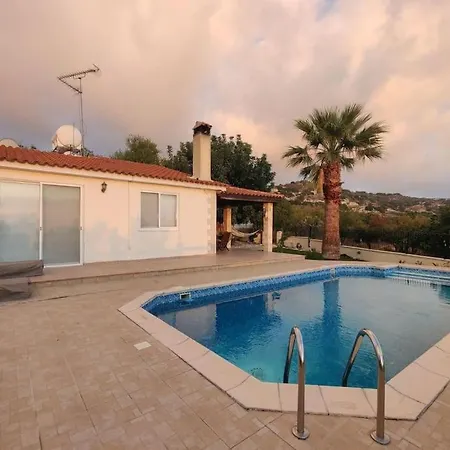 Peaceful Kallepia With Private Pool & Mountain Views *
