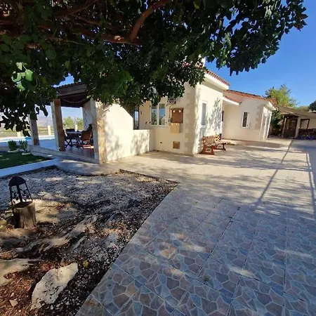 ヴィラ Peaceful Kallepia With Private Pool & Mountain Views *