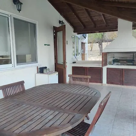 Peaceful Kallepia With Private Pool & Mountain Views ヴィラ パ フォス