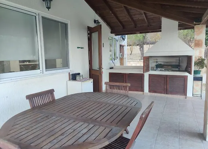 In Kallepia-luxurious Villa Paphos