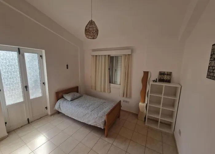 In Kallepia-luxurious